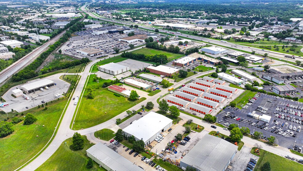 More Photos Of 311-315 N Burch St, Olathe Manufacturing For Sale