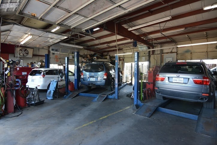 More Photos Of 8921 Daffodil Ave, Houston Auto Repair For Sale