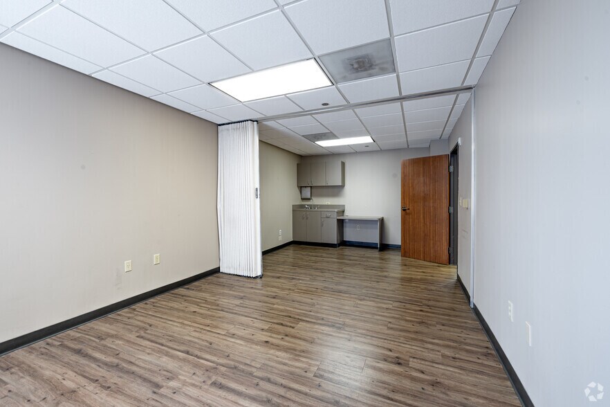 More Photos Of 1315 St Joseph Pky, Houston Medical For Sale