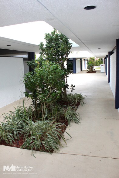 More Photos Of 1551 Forum Pl, West Palm Beach Office For Lease