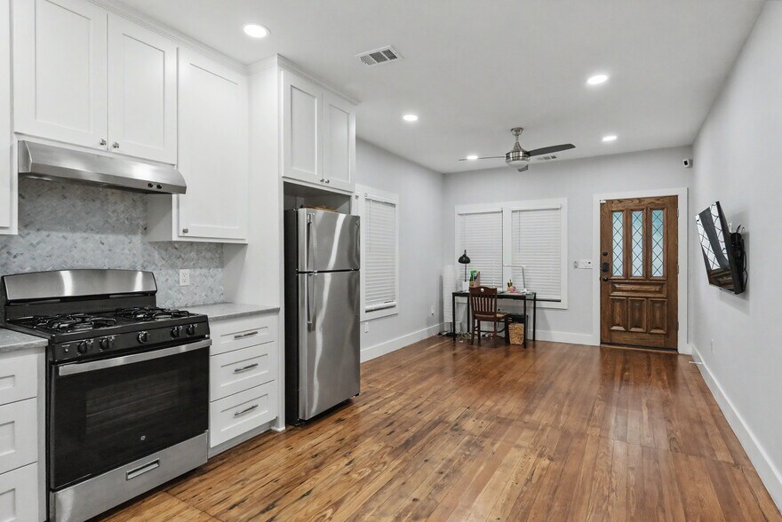 More Photos Of 2506 E Cesar Chavez St, Austin Office For Lease