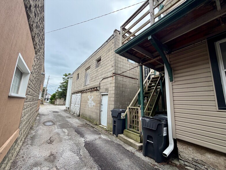 More Photos Of 426 Huron Ave, Sandusky Storefront Retail Residential For Sale