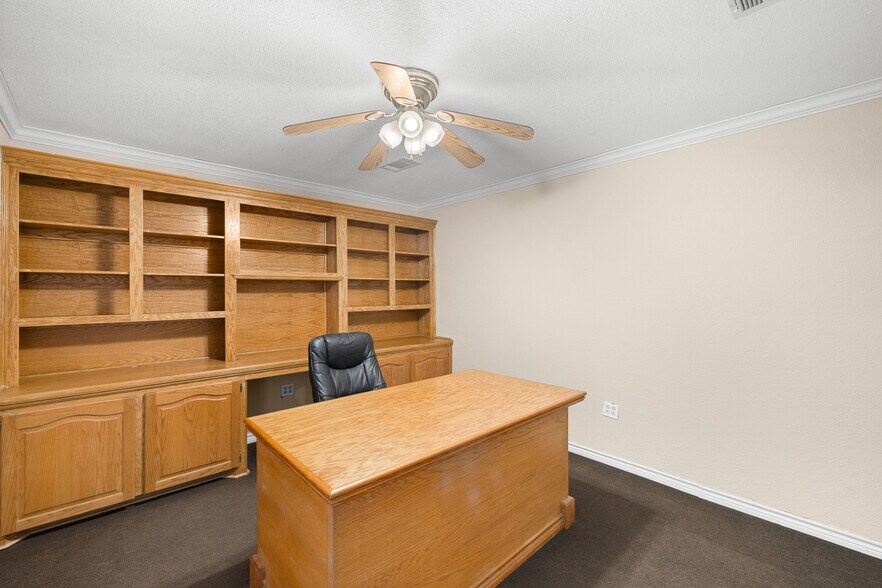 More Photos Of 1306 W Cameron Ave, Rockdale Religious Facility For Sale