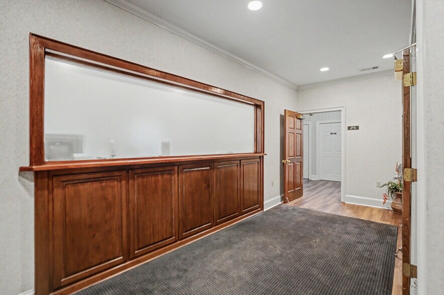 More Photos Of 125 Park of Commerce Dr, Savannah Office For Sale