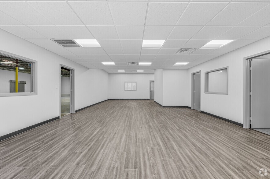 More Photos Of 3441 Halifax St, Dallas Unknown For Lease