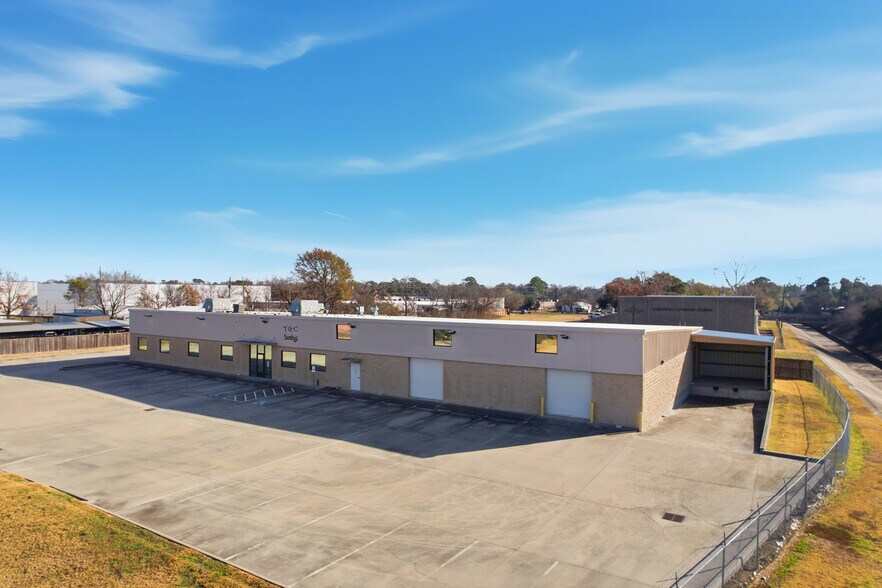 Primary Photo Of 4122 Campbell Rd, Houston Flex For Lease