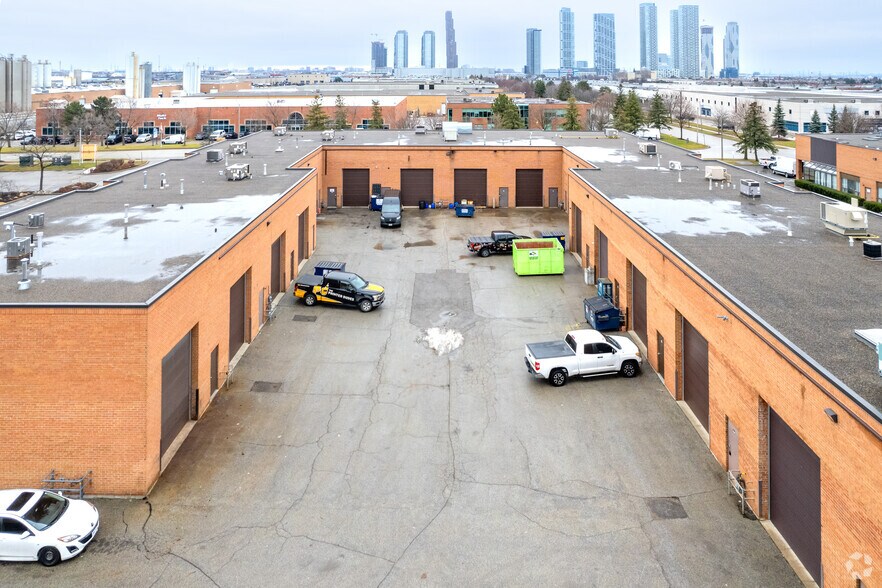 More Photos Of 60 Pippin Rd, Vaughan Manufacturing For Lease
