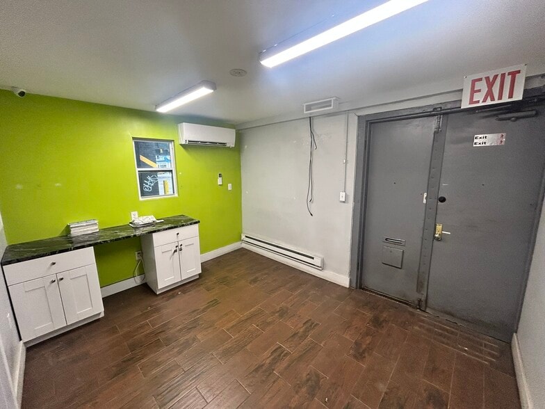 More Photos Of 1903 Broadway, Brooklyn Warehouse For Lease