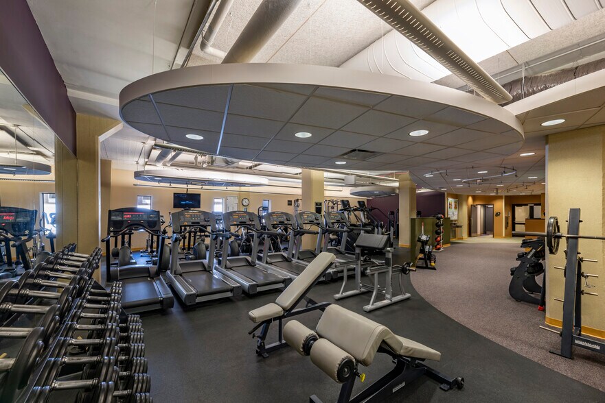 More Photos Of 507 E Michigan St, Milwaukee Office For Lease