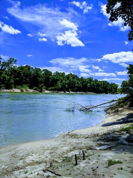 More Photos Of 1948 County Rd, Goodrich Specialty For Sale