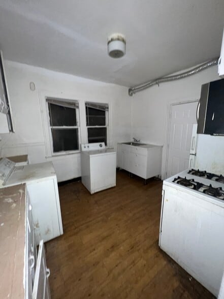 More Photos Of 3311 W Grand St, Detroit Multifamily For Sale