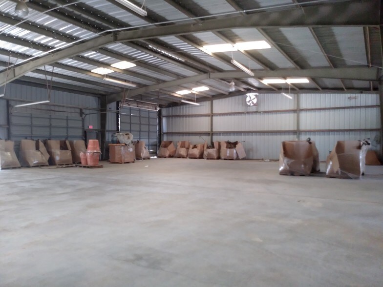 More Photos Of 5941 State Highway 359, Laredo Warehouse For Lease