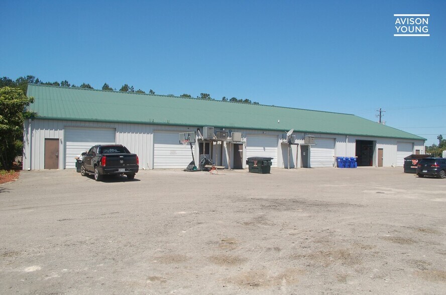 More Photos Of 7178 Cross County Rd, Charleston Showroom For Lease
