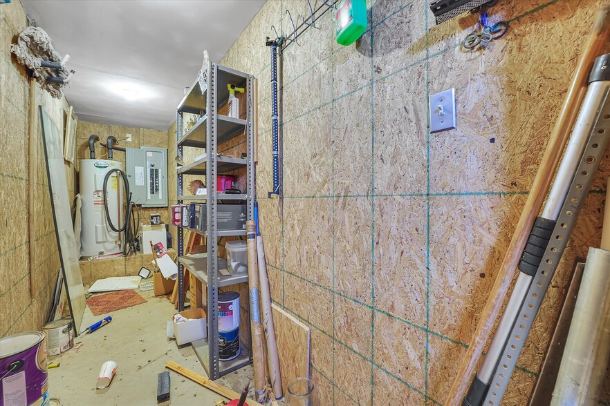 More Photos Of Highway 58, Medicine Park Supermarket For Sale