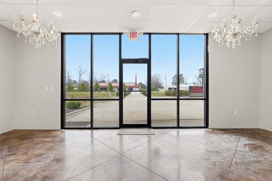 More Photos Of 10819 Stagecoach Rd, Little Rock Office For Sale