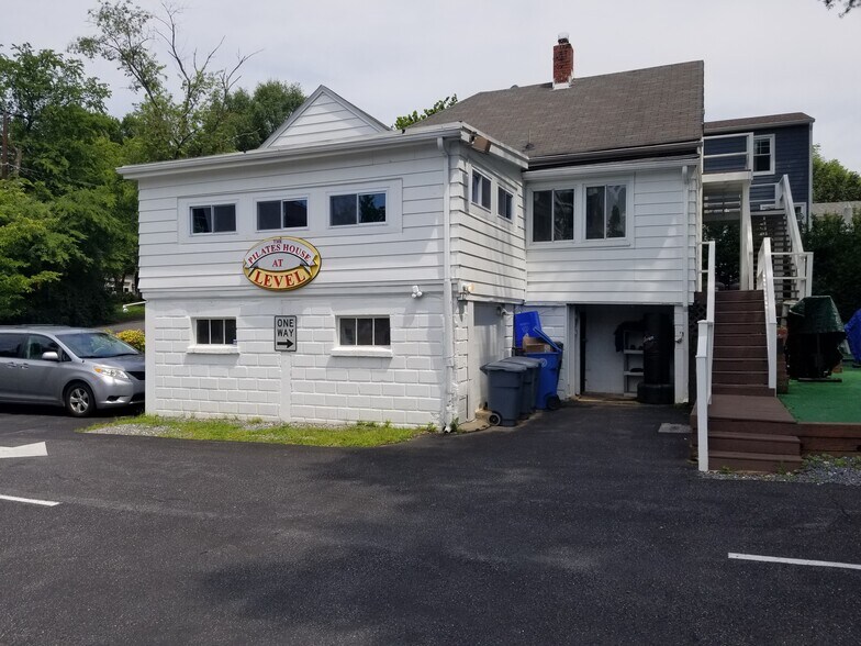 More Photos Of 7687 MacArthur Blvd, Potomac Office For Sale