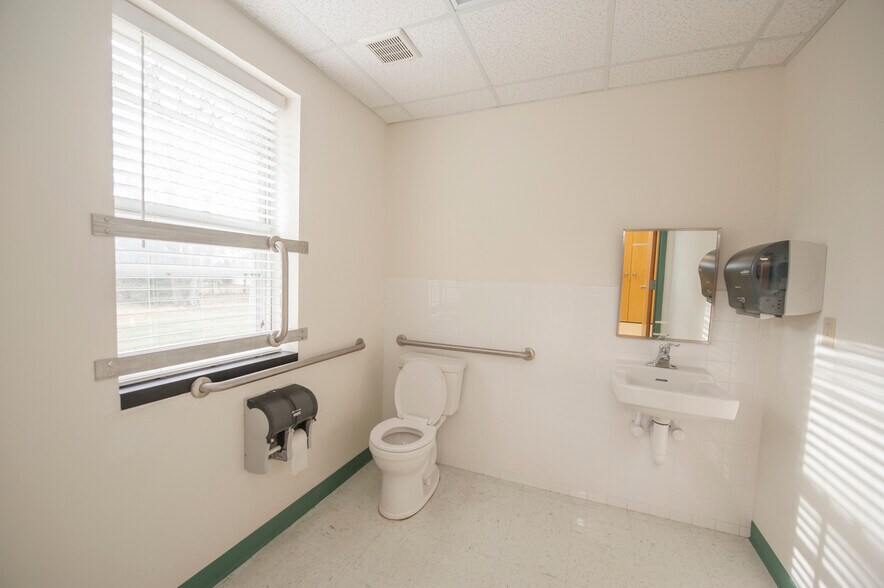 More Photos Of 80 W Welsh Pool Rd, Exton Medical For Lease