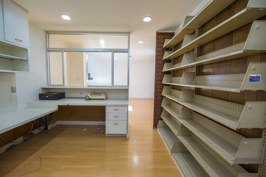 More Photos Of 852 S Robertson Blvd, Los Angeles Medical For Lease