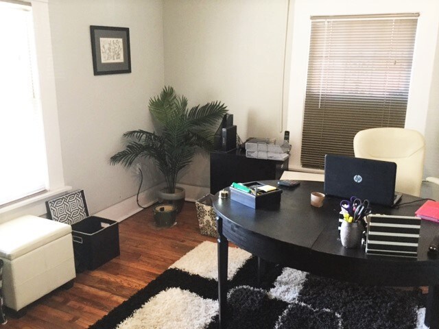 More Photos Of 629 Scott St, Montgomery Office Residential For Sale