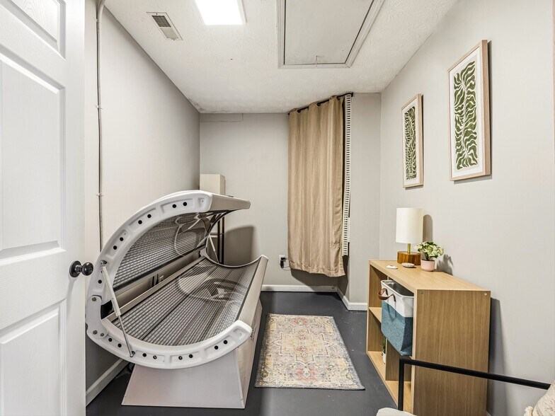 More Photos Of 2124 Hendersonville Rd, Arden Office For Sale