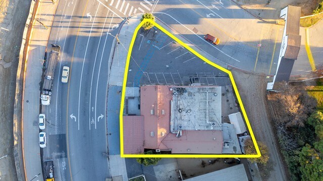 More Photos Of 900 W Riverside Dr, Burbank Restaurant For Sale