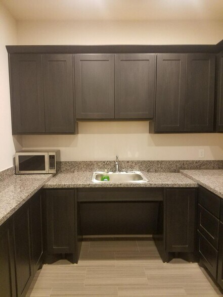 More Photos Of 26207 Oak Ridge Dr, Spring Medical For Lease