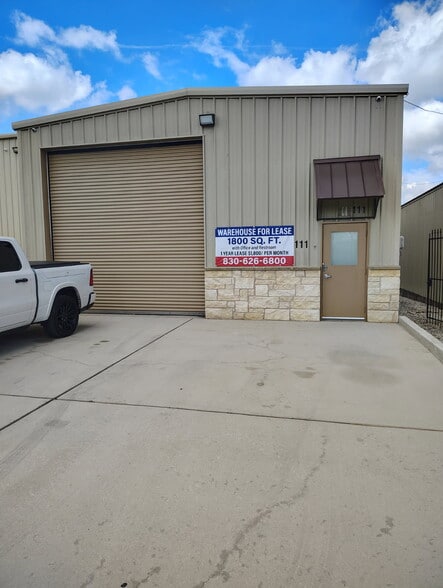 Primary Photo Of 111 Schumans Beach Rd, New Braunfels Warehouse For Lease