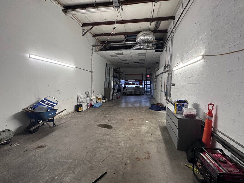 More Photos Of 10130-10188 NW 47th St, Sunrise Light Manufacturing For Sale
