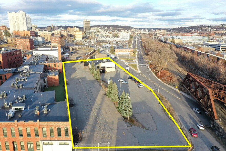 More Photos Of 241 Southbridge St, Worcester Bar For Sale