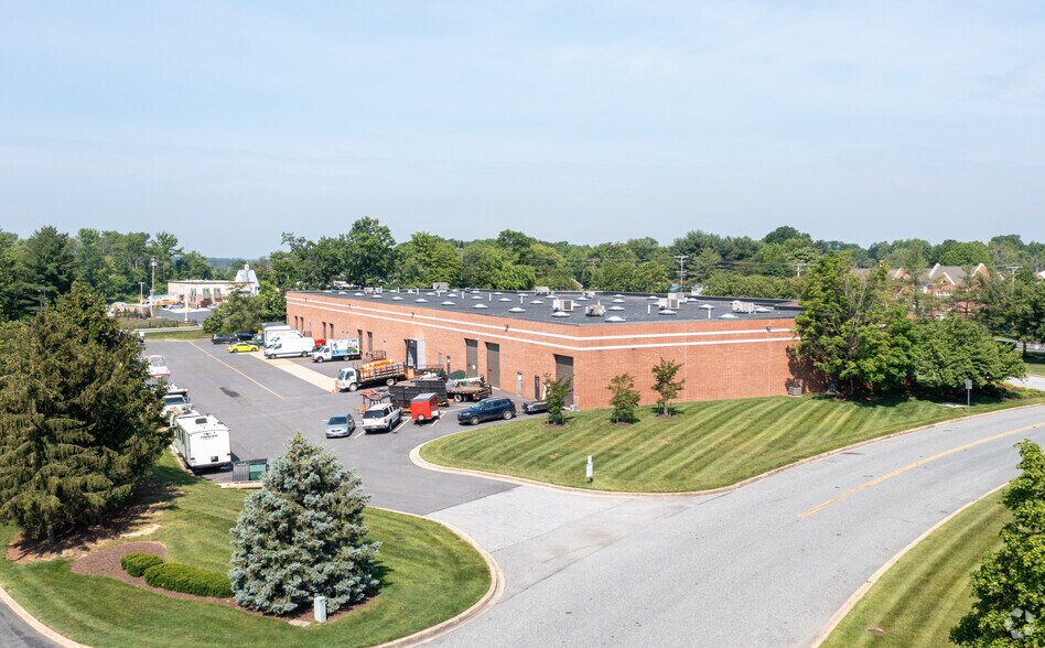 More Photos Of 1308 Continental Dr, Abingdon Flex For Lease