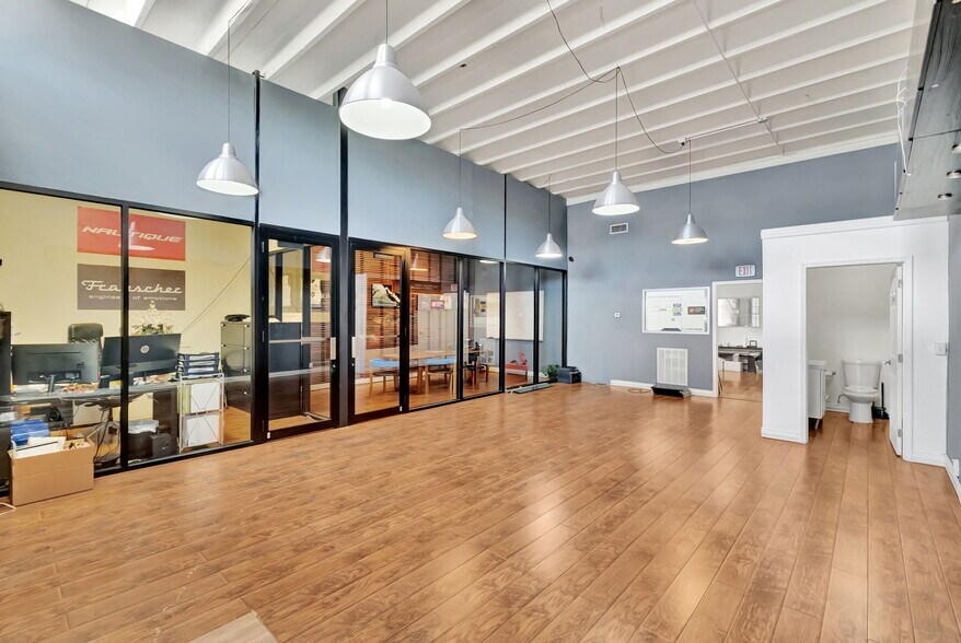 More Photos Of 3910 NW 2nd Ave, Miami Showroom For Sale