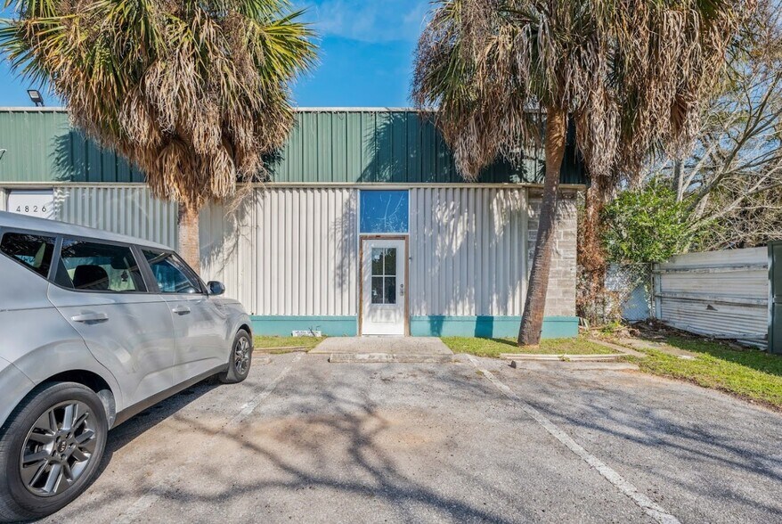 More Photos Of 4828 W Jackson St, Pensacola General Retail For Sale