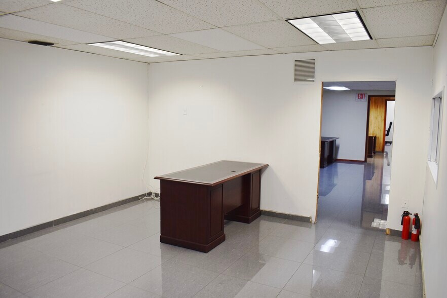 More Photos Of 7200-7360 NW 56th St, Miami Warehouse For Lease