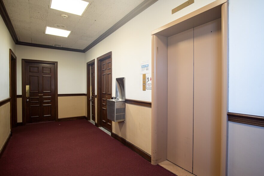 More Photos Of 2100 Middle Country Rd, Centereach Office For Sale