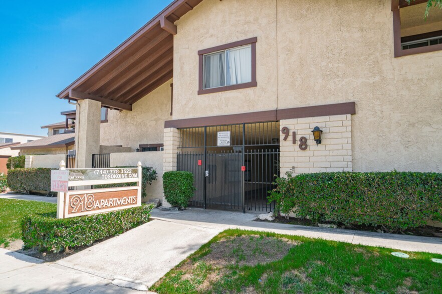 More Photos Of 918 Romneya Dr, Anaheim Apartments For Sale
