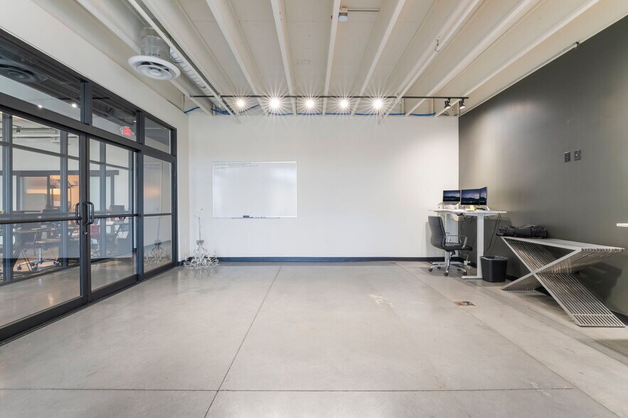 More Photos Of 2950 E Sunset Rd, Las Vegas Showroom For Sale