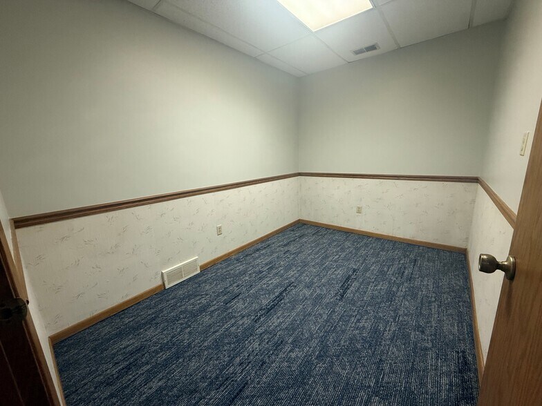 More Photos Of 2699 John F Kennedy Rd, Dubuque Coworking Space