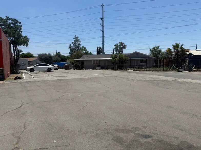 More Photos Of 15542 San Bernardino Ave, Fontana Auto Repair For Sale