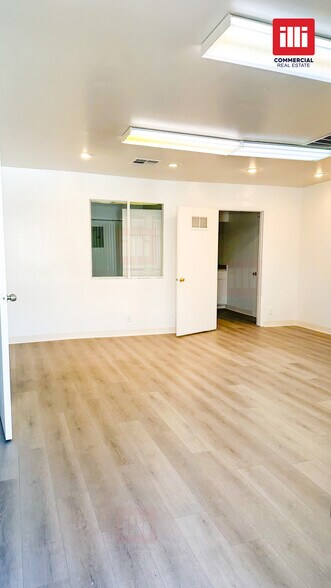 More Photos Of 8444-8448 Reseda Blvd, Northridge Office For Lease
