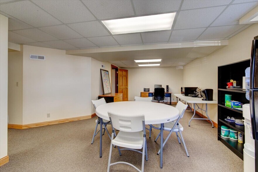 More Photos Of 2919 1st Ave SE, Cedar Rapids Office For Sale
