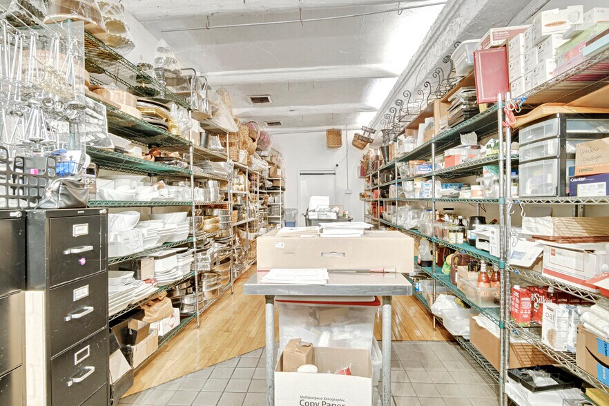 More Photos Of 2214 Stoner Ave, Los Angeles Freestanding For Sale