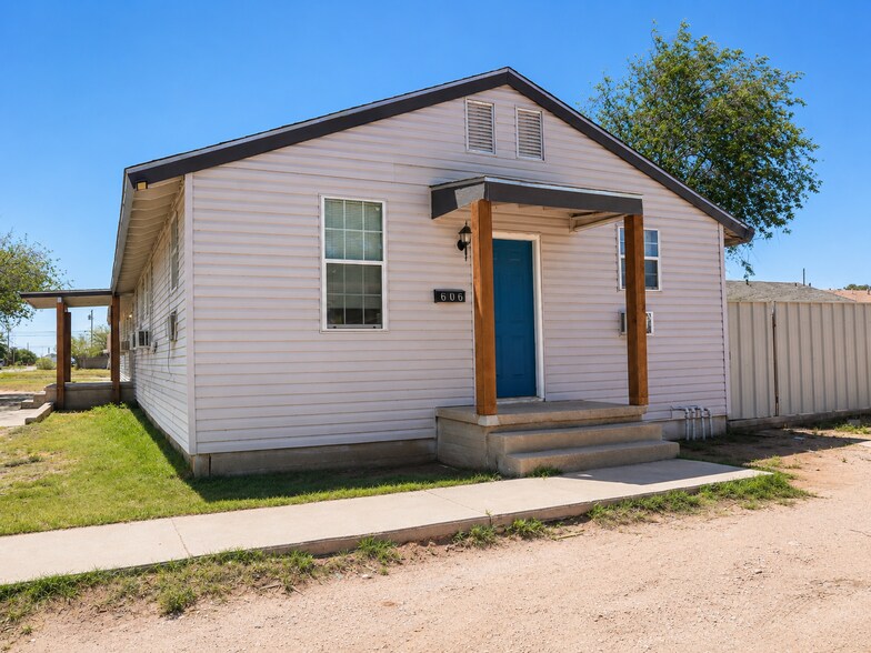 More Photos Of 2400 College Ave, Midland Apartments For Sale