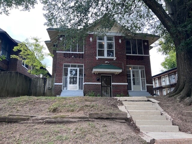 Primary Photo Of 162 Clark Pl, Memphis Apartments For Sale