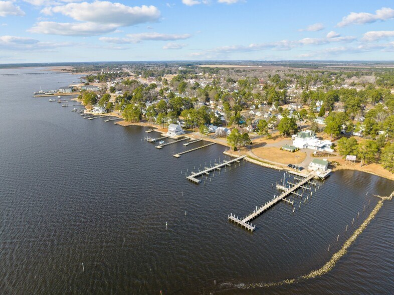 More Photos Of 738 E Main St, Belhaven Hotel For Sale