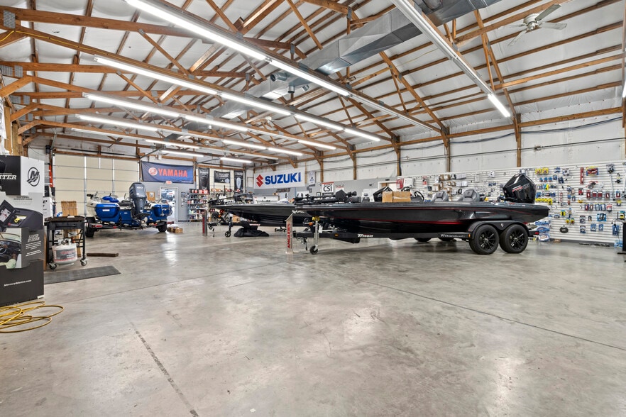 More Photos Of 4510 N Preston Hwy, Shepherdsville Showroom For Sale