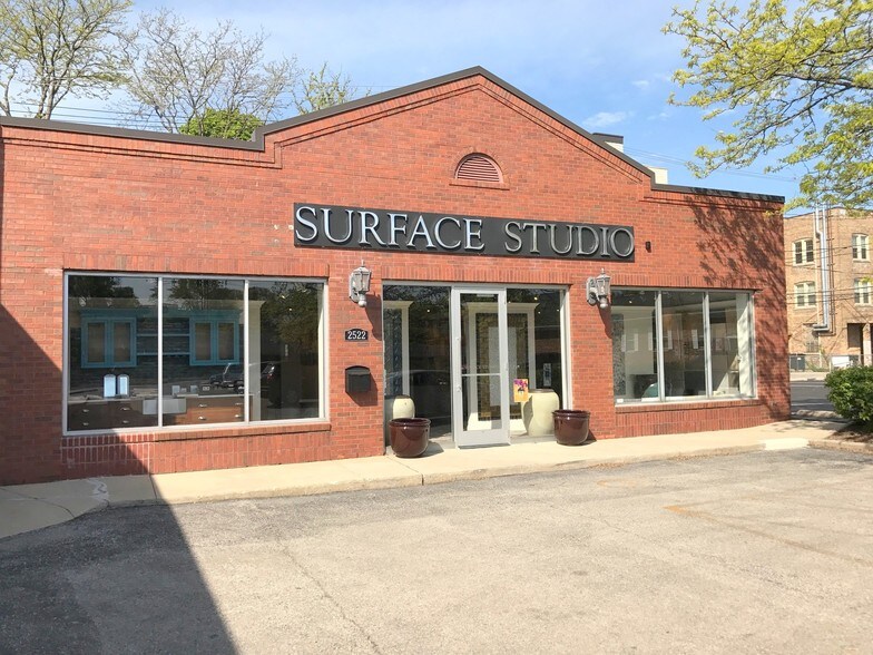 More Photos Of 2516-2522 Green Bay Rd, Evanston Freestanding For Lease