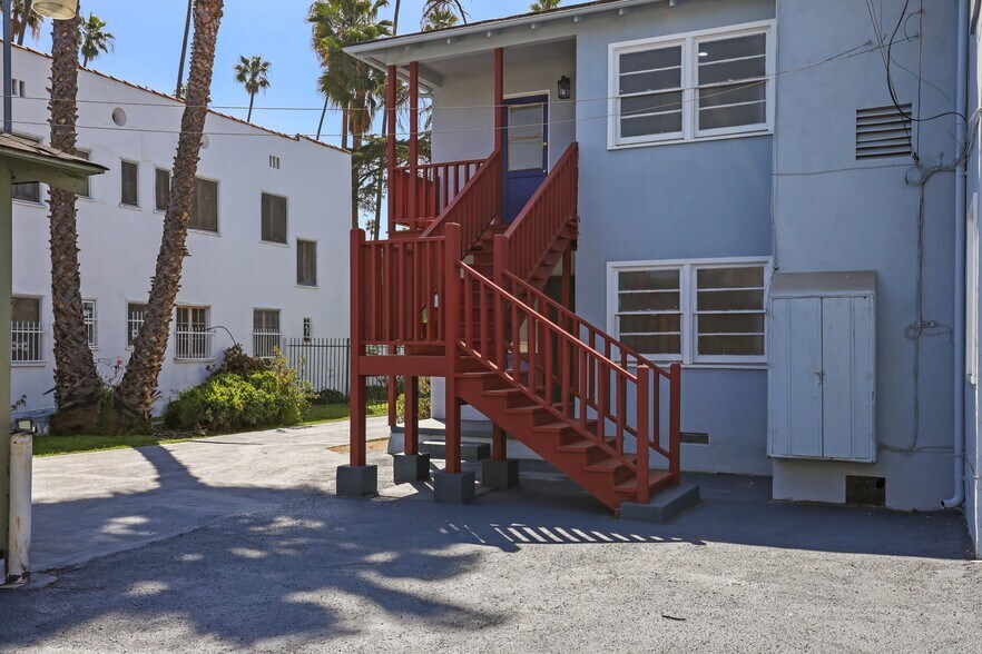 More Photos Of 4409 Victoria Park Dr, Los Angeles Apartments For Sale