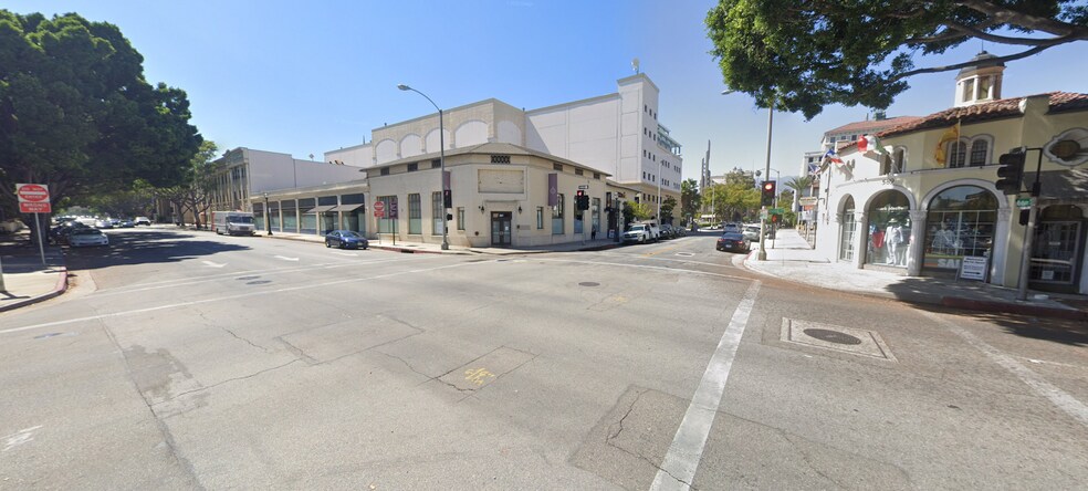 More Photos Of 561 E Green St, Pasadena Storefront For Lease