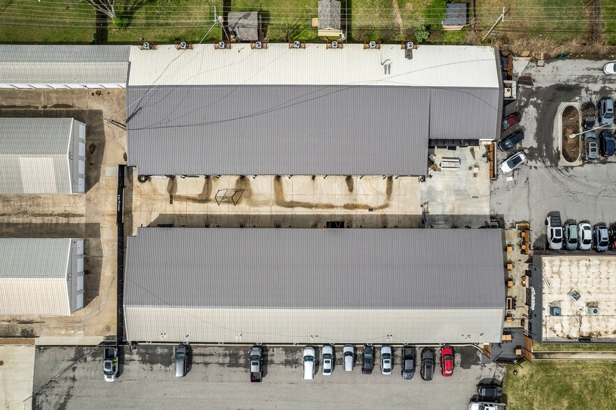 More Photos Of 4512-4532 E 51st St, Tulsa General Retail For Lease