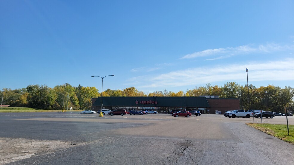 More Photos Of 4102-4208 Lake Rd, Sheffield Lake Unknown For Lease